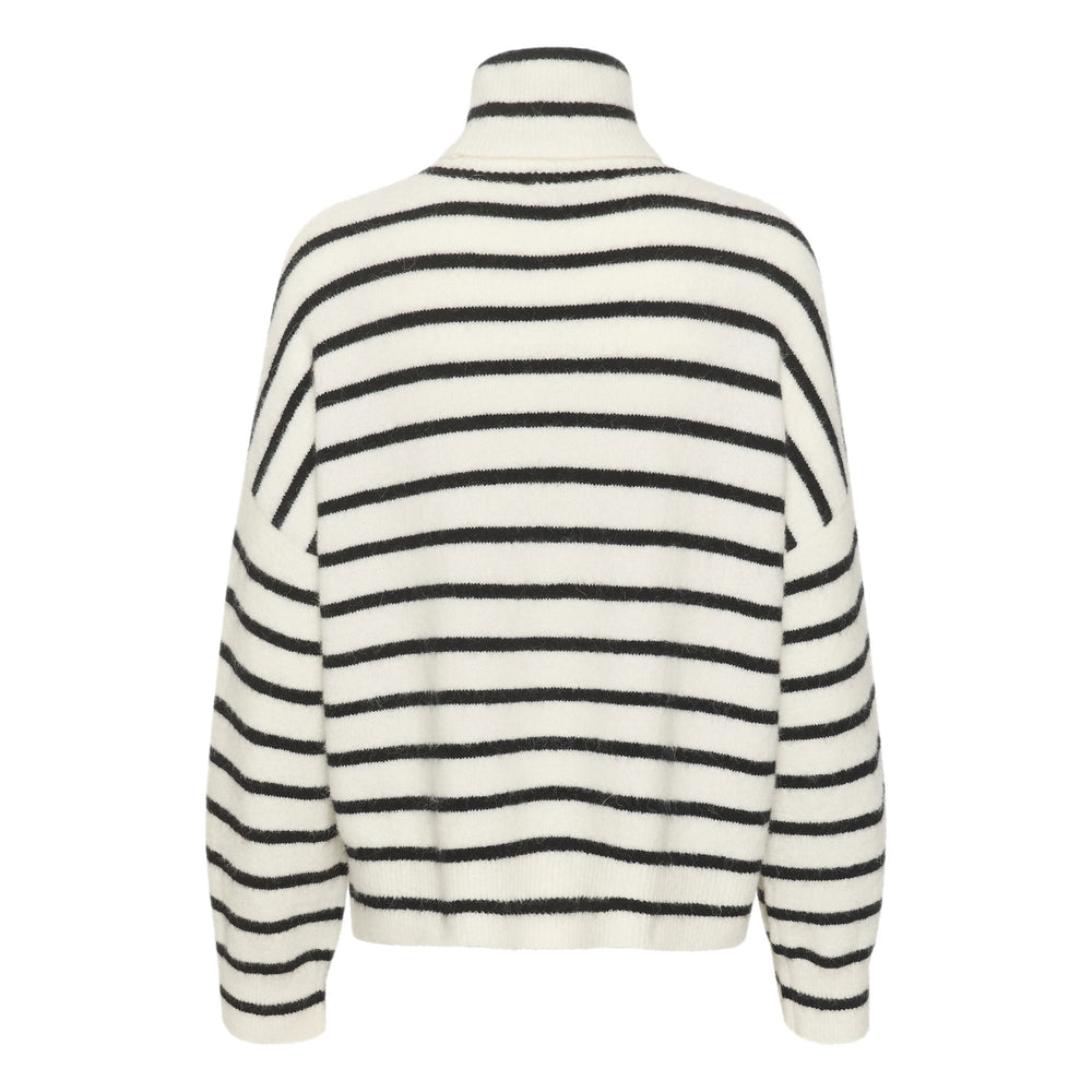 GESTUZ Alpha Ivory & Black Rollneck Sweater