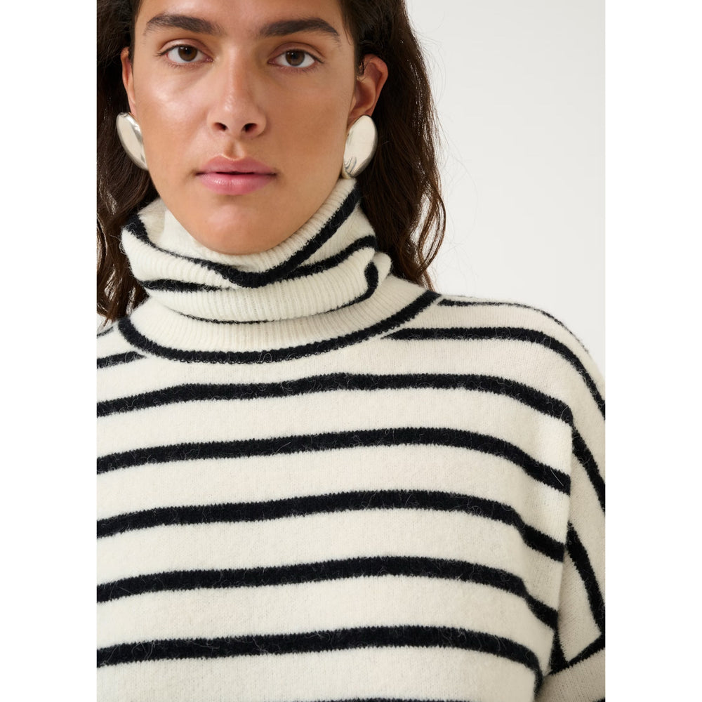 GESTUZ Alpha Ivory & Black Rollneck Sweater
